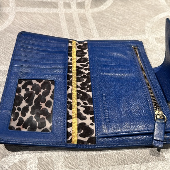 Juicy Couture Royal Blue Leather Studded Tab Clutch Wallet Crest Emblem 7.5x4” - Picture 8 of 10